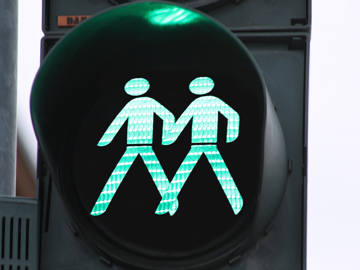 In der Evangelischen Kirche werden gleichgeschlechtliche Partnerschaften geachtet.