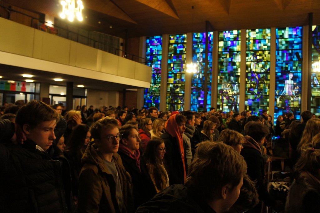 Beim jährlichen "Friedenstag" platzt die Auferstehungskirche im 7. Bezirk aus allen Nähten.