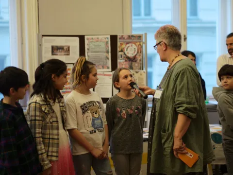 Projekt „optimis-TISCH – In eine friedliche Zukunft“